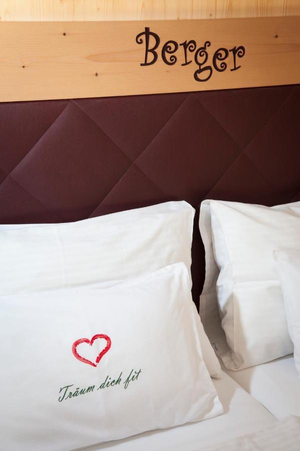 Familienhotel Berger ซังค์ยาคอบ อิม วาลเดอ ภายนอก รูปภาพ